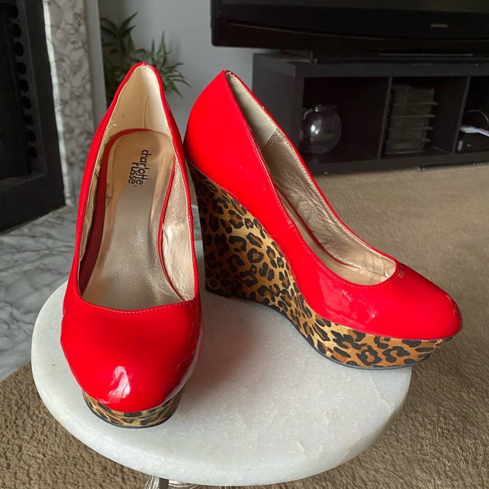 Red hot cheetah wedge